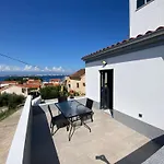 Ana Apartamento