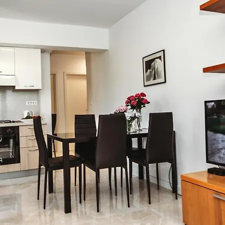 Ana Apartment *