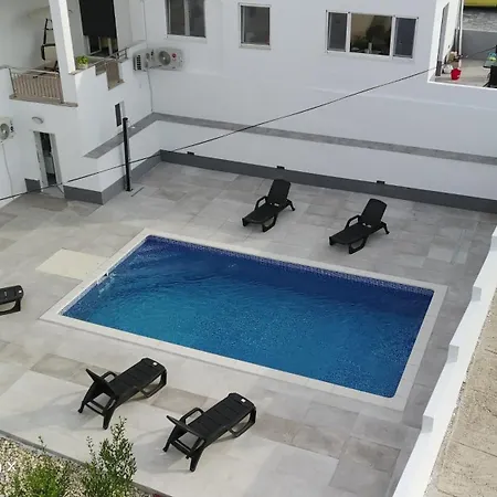 Ana Apartment