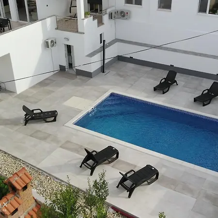 Ana Apartment