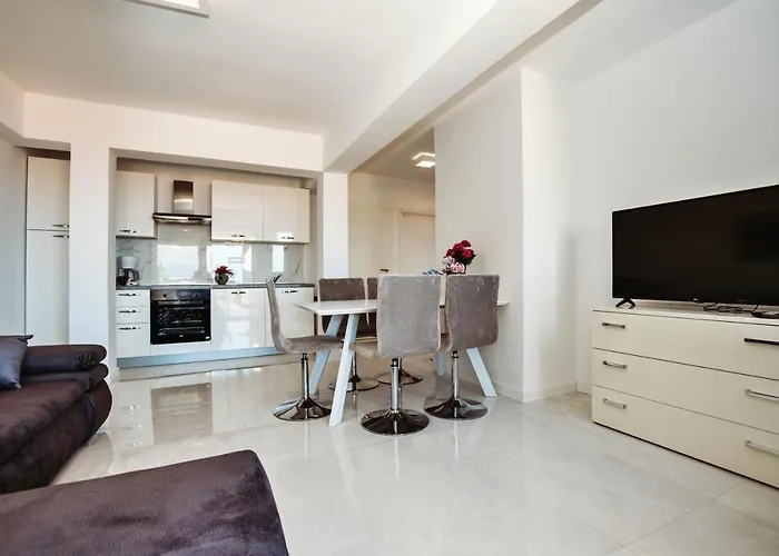 Apartament Ana Preko